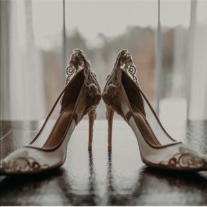 Vince Camuto Ophelia pumps.